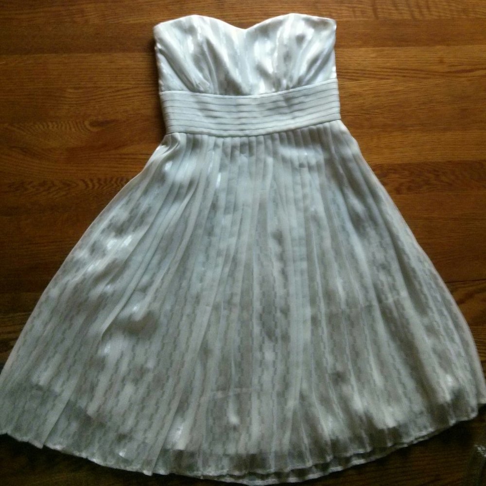 WHBM White Strapless Sweetheart Pleated Chiffon Dress Sz 0